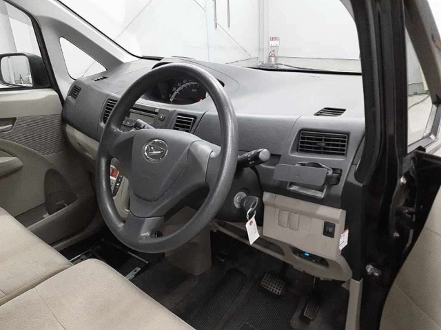 DAIHATSU MOVE 2011