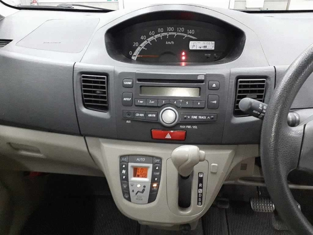 DAIHATSU MOVE 2011