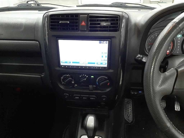SUZUKI JIMNY 2010
