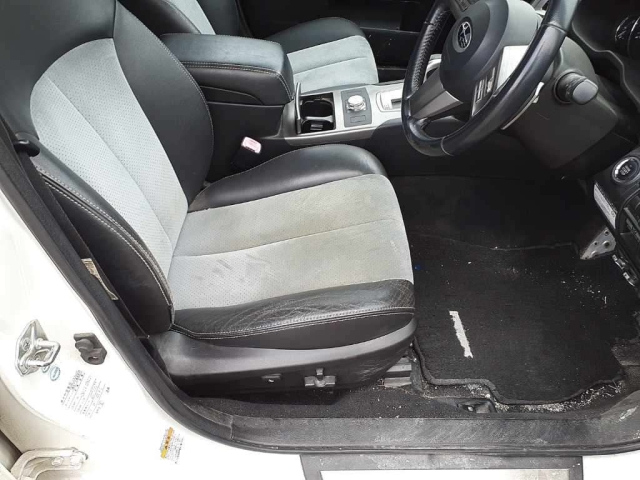 SUBARU LEGACY 2011