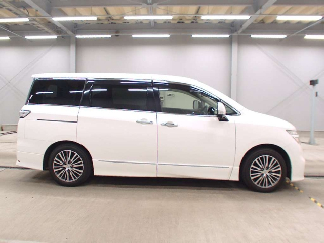 NISSAN ELGRAND 2019