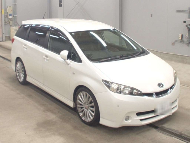 TOYOTA WISH 2011