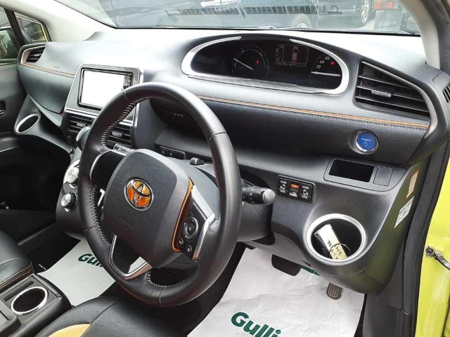 TOYOTA SIENTA 2015