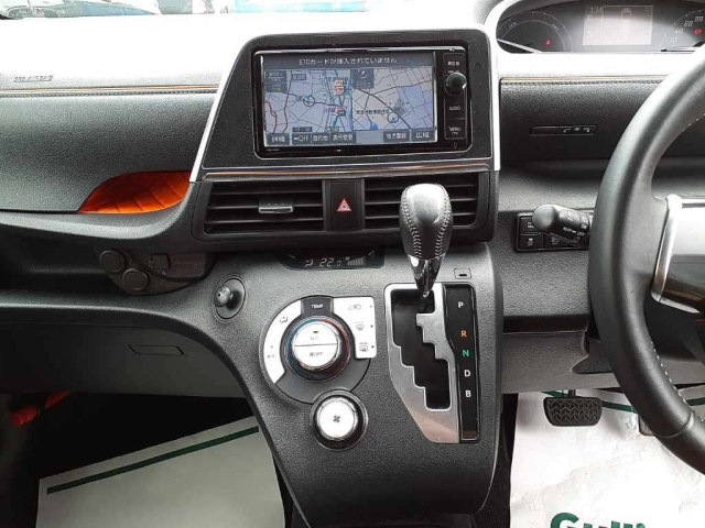 TOYOTA SIENTA 2015