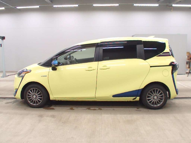TOYOTA SIENTA 2015