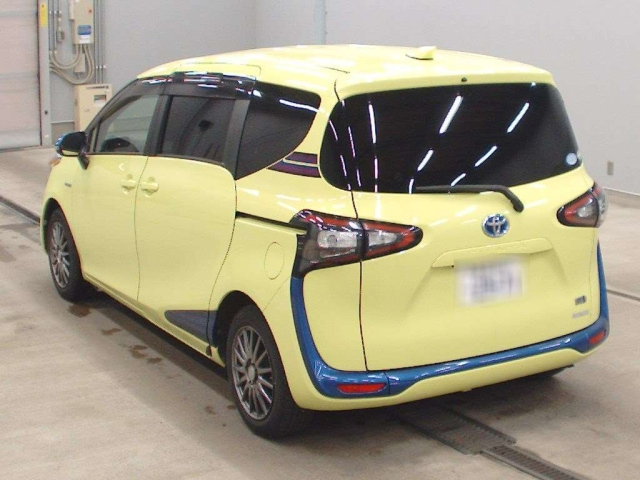 TOYOTA SIENTA 2015