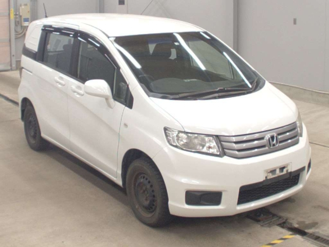 HONDA FREED 2013