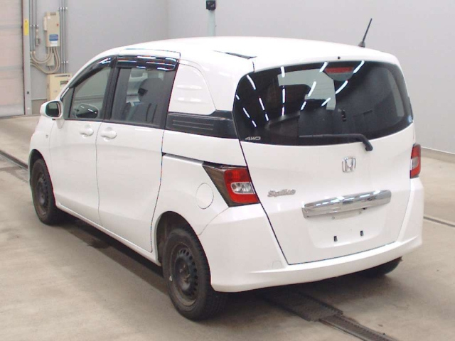 HONDA FREED 2013