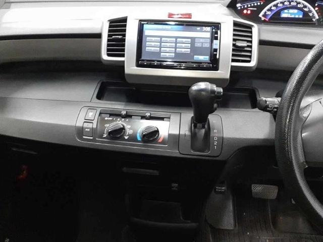 HONDA FREED 2013