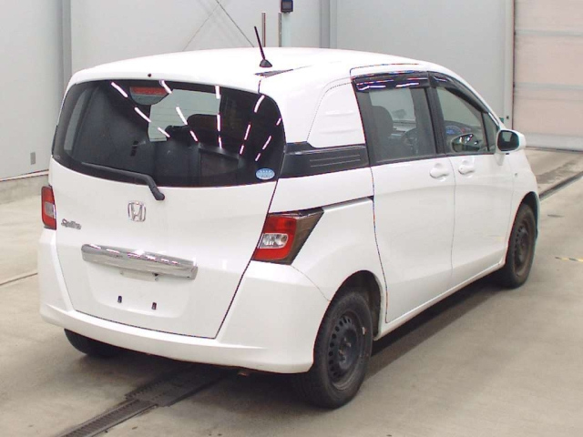 HONDA FREED 2013