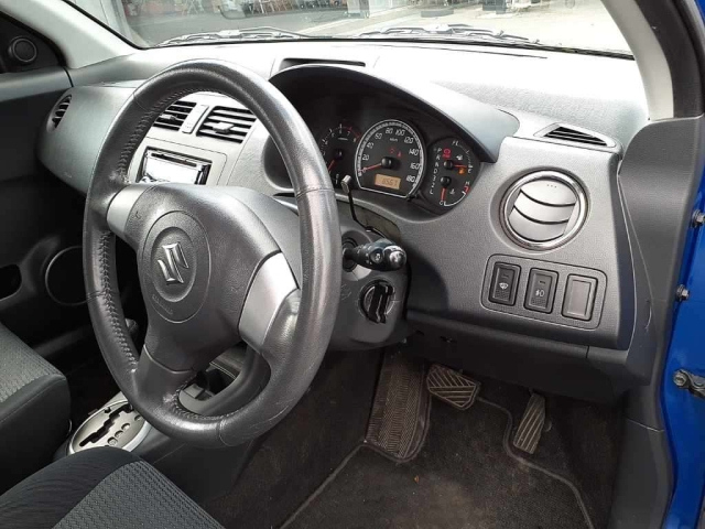SUZUKI SWIFT 2010