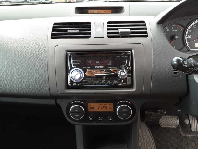 SUZUKI SWIFT 2010