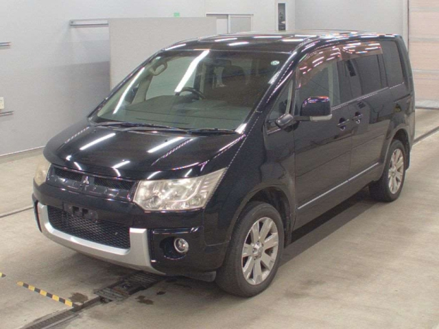 MITSUBISHI DELICA D5 2009