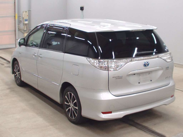TOYOTA ESTIMA HYBRID 2015
