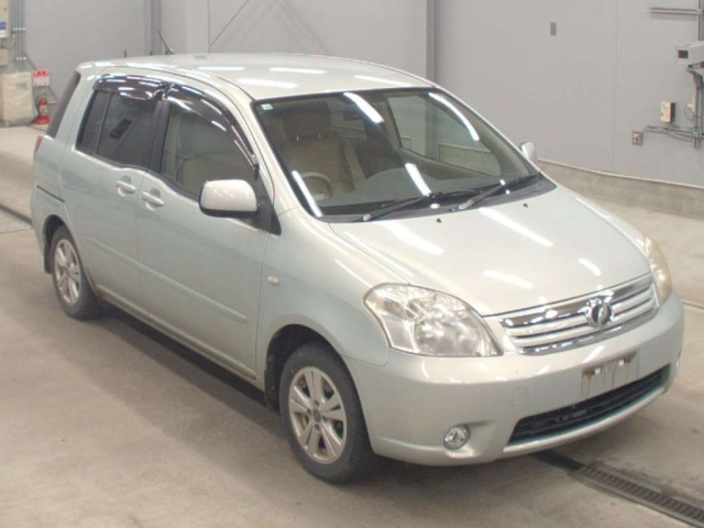 TOYOTA RAUM 2008