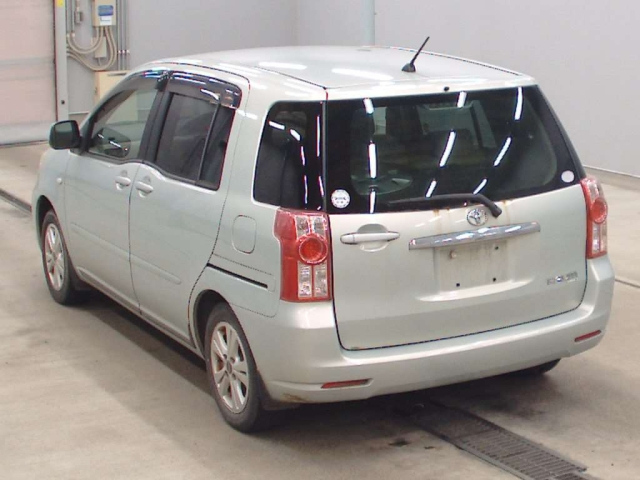 TOYOTA RAUM 2008