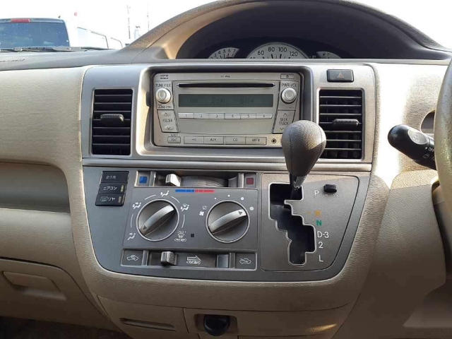 TOYOTA RAUM 2008