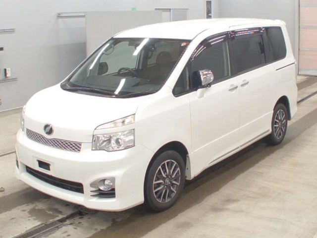 TOYOTA VOXY 2012