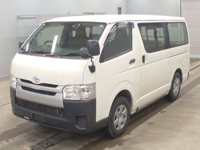 TOYOTA HIACE VAN 2014