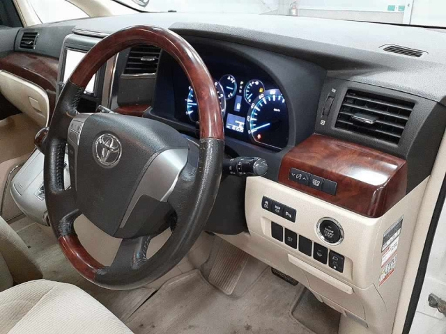 TOYOTA ALPHARD 2008