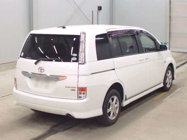 TOYOTA ISIS 2012