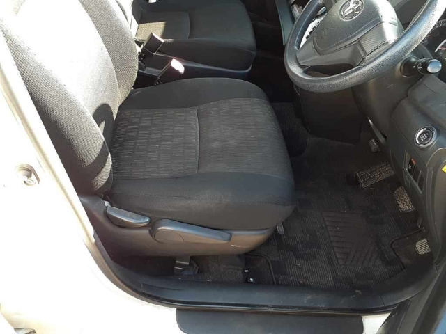 TOYOTA ISIS 2012