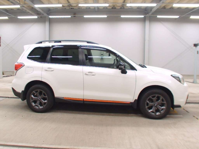 SUBARU FORESTER 2017