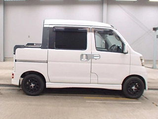 DAIHATSU HIJET VAN 2014