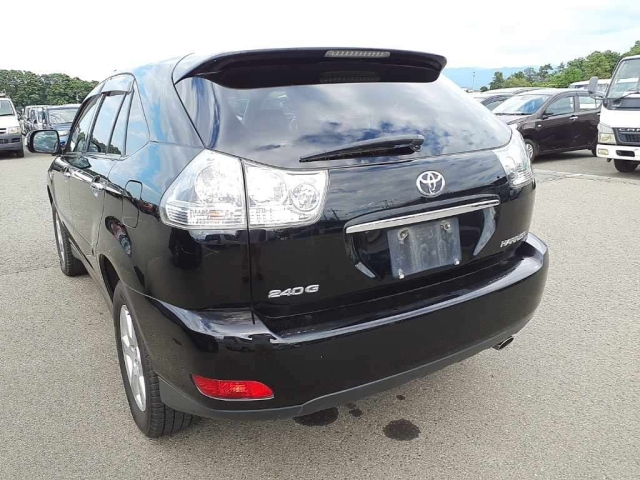 TOYOTA HARRIER 2010