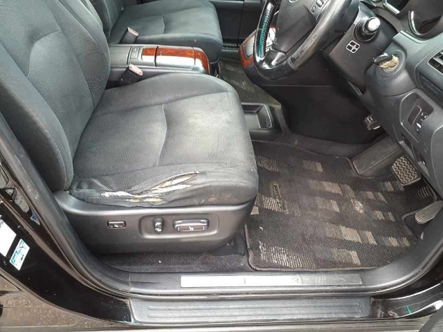 TOYOTA HARRIER 2010