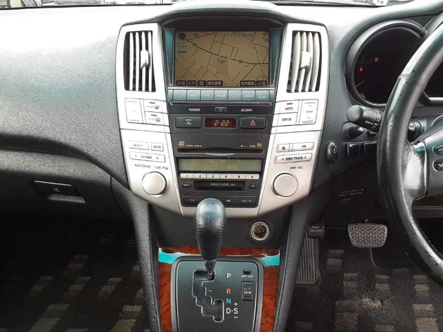TOYOTA HARRIER 2010