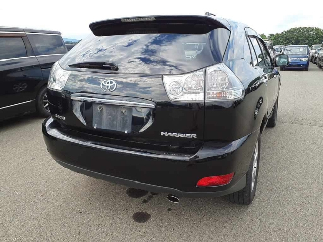 TOYOTA HARRIER 2010