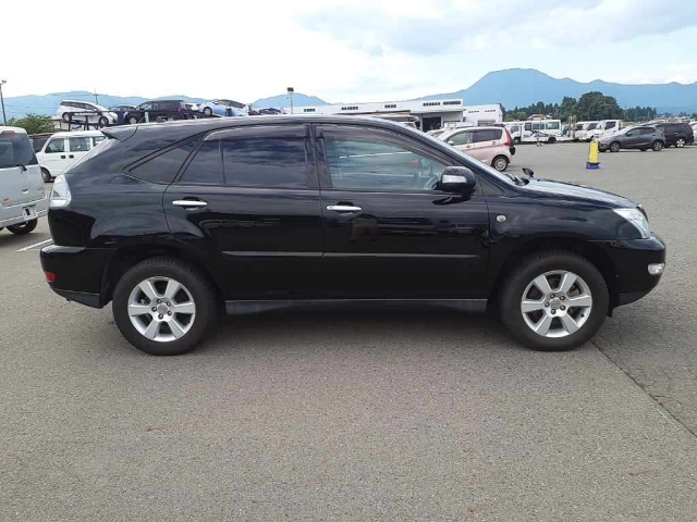 TOYOTA HARRIER 2010