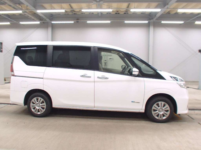 NISSAN SERENA 2017
