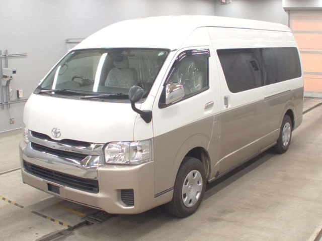 TOYOTA HIACE 2017