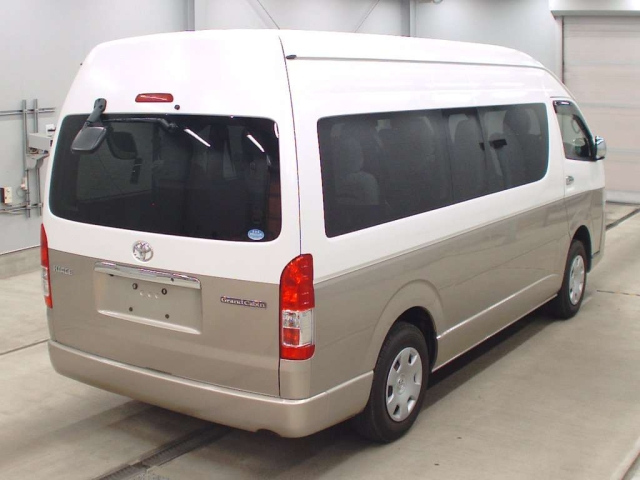 TOYOTA HIACE 2017