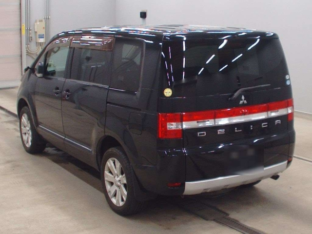 MITSUBISHI DELICA D5 2010