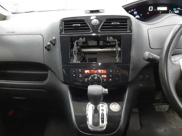 NISSAN SERENA 2012