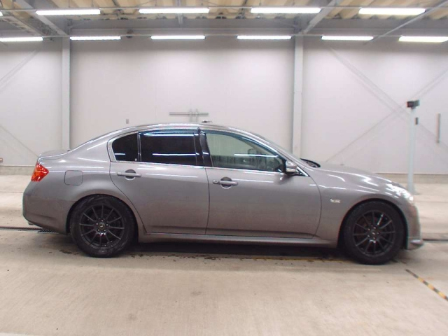 NISSAN SKYLINE 2010