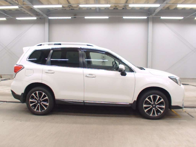 SUBARU FORESTER 2017