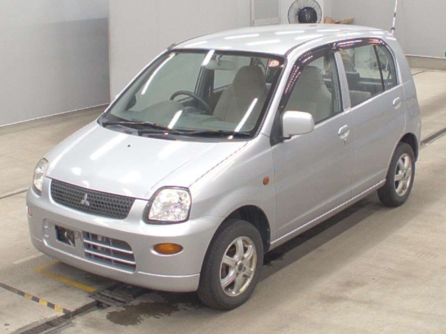 MITSUBISHI MINICA 2011