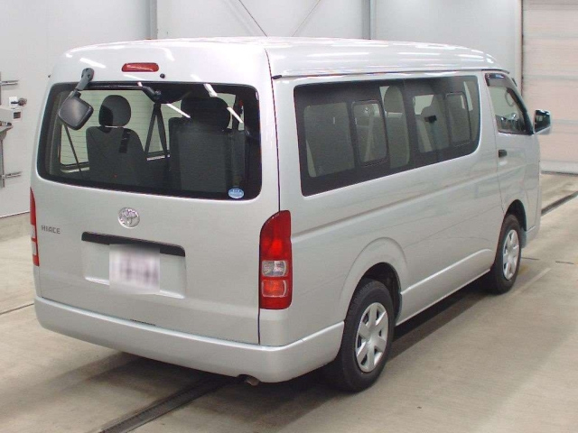 TOYOTA HIACE 2018