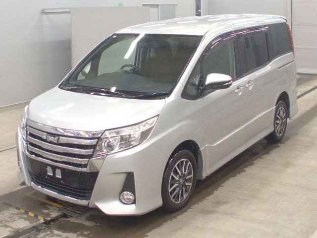 TOYOTA NOAH 2014