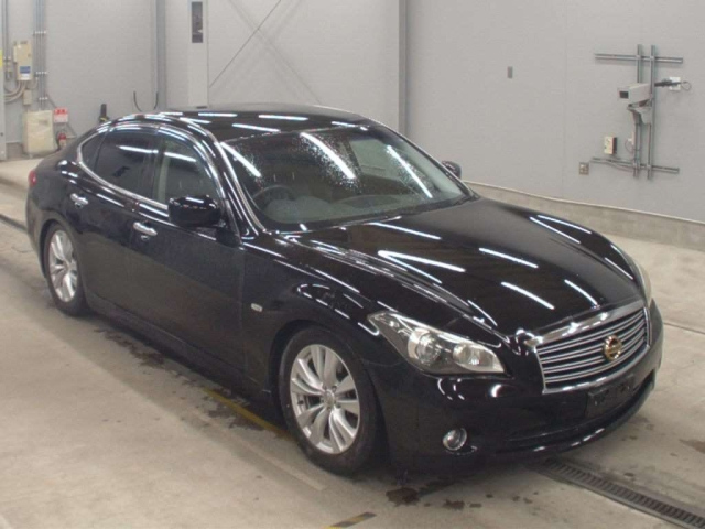 NISSAN FUGA 2009
