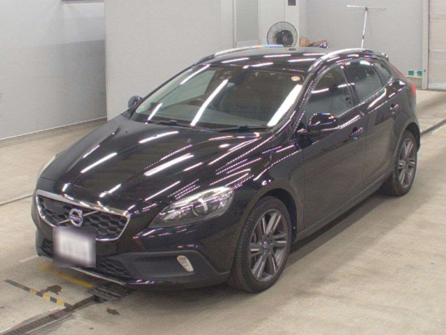 VOLVO V40 2016