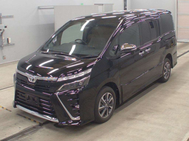 TOYOTA VOXY 2021
