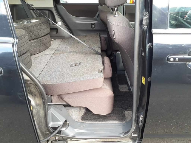 MITSUBISHI DELICA D2 2011