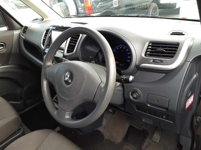 MITSUBISHI DELICA D2 2011