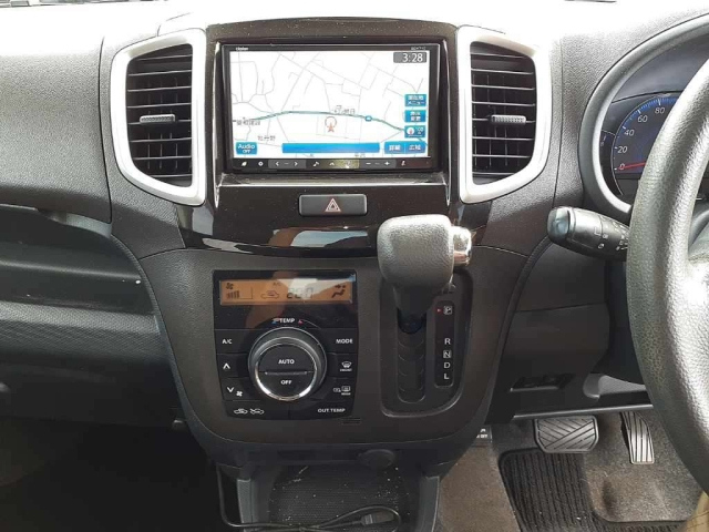 MITSUBISHI DELICA D2 2011