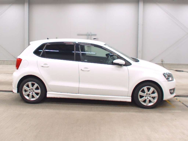 VOLKSWAGEN POLO 2010